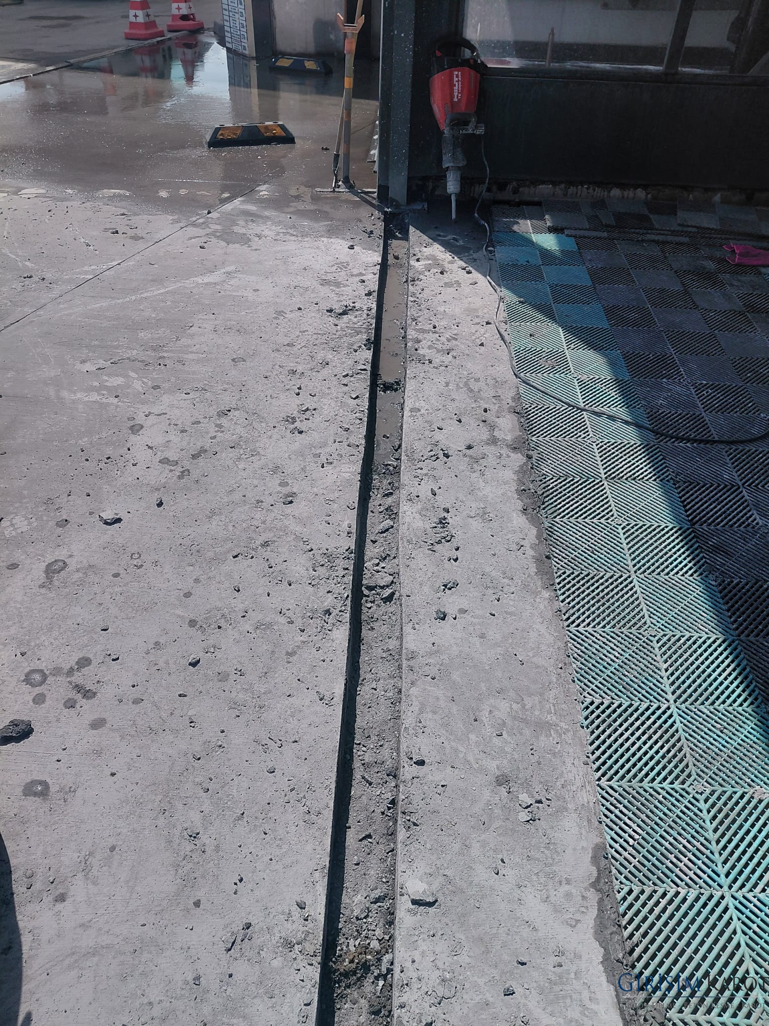 Oto Yıkamada Su Gideri İçin Mazgal Gider Yeri Açma